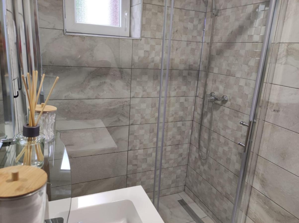 שיבניק Luxury Apartman Nr מראה חיצוני תמונה
