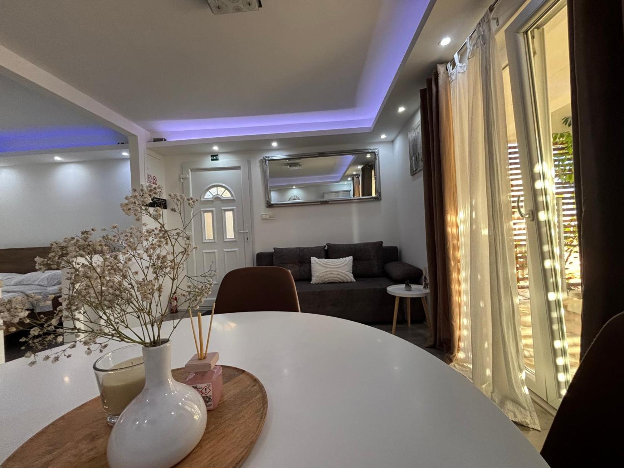 שיבניק Luxury Apartman Nr מראה חיצוני תמונה